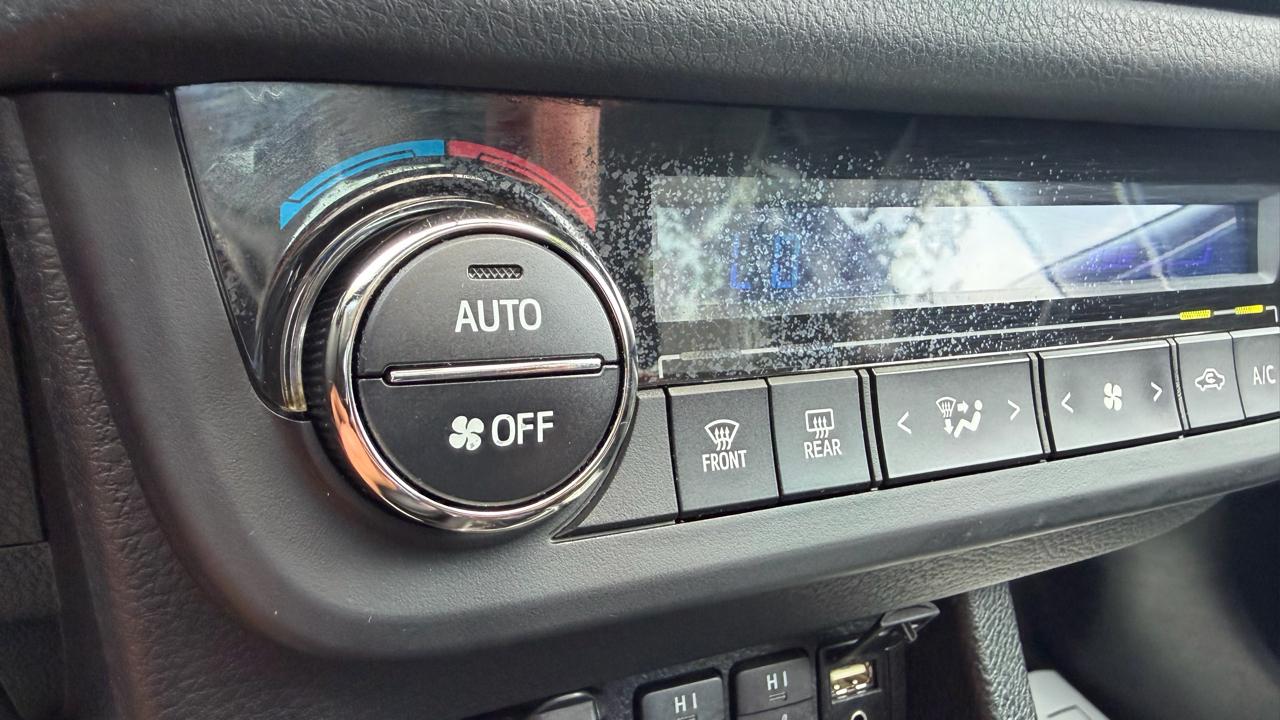 Toyota Corolla 4dr Sdn CVT LE ECO (Natl) 2014