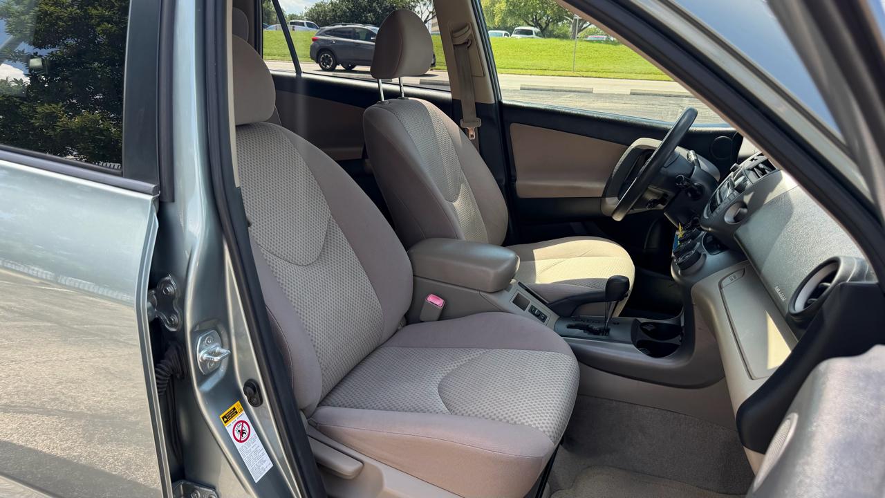 Toyota RAV4 FWD 4dr 4-cyl 4-Spd AT (Natl) 2008