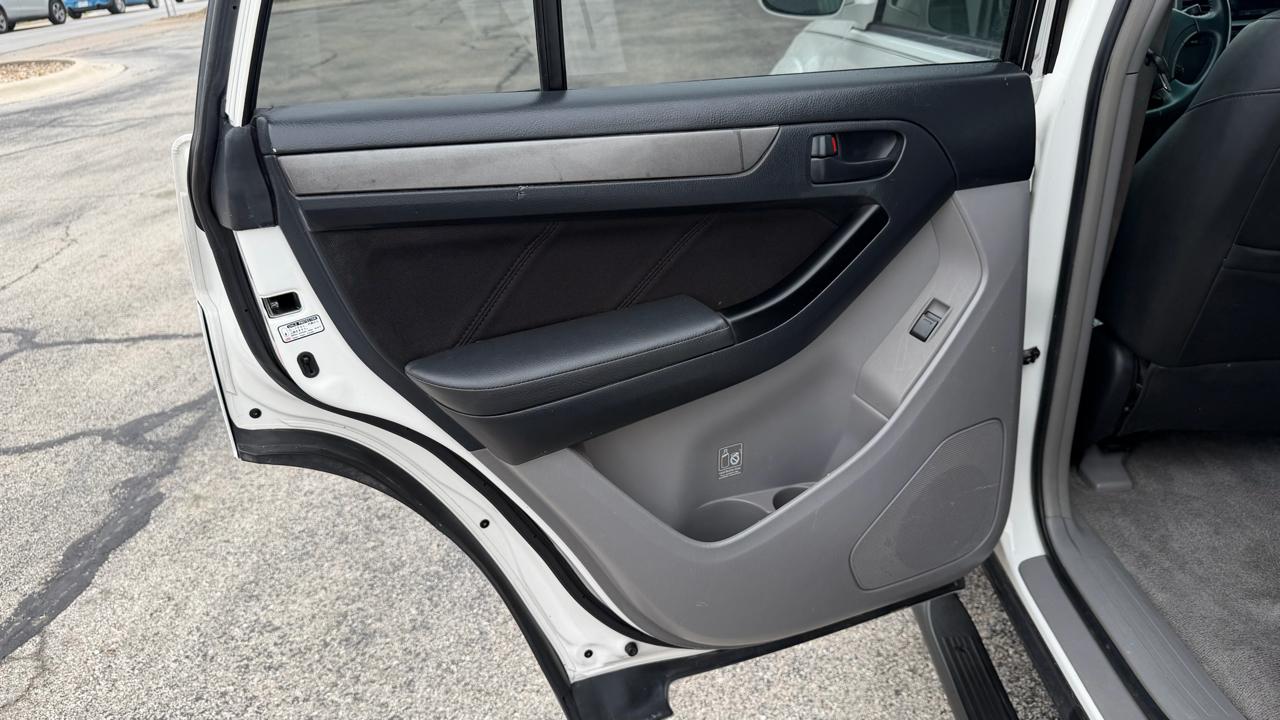 Toyota 4Runner 4dr SR5 V8 Auto (Natl) 2006