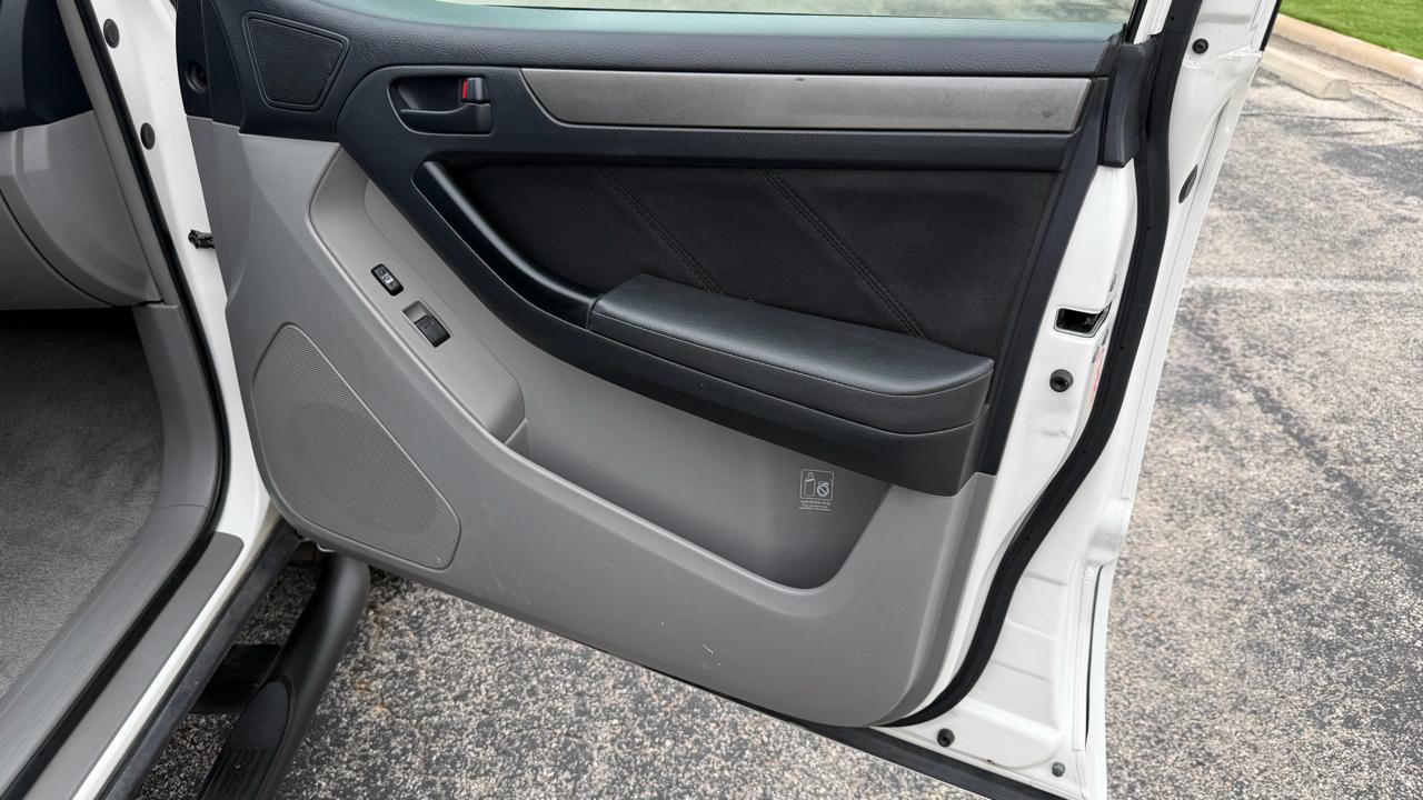 Toyota 4Runner 4dr SR5 V8 Auto (Natl) 2006