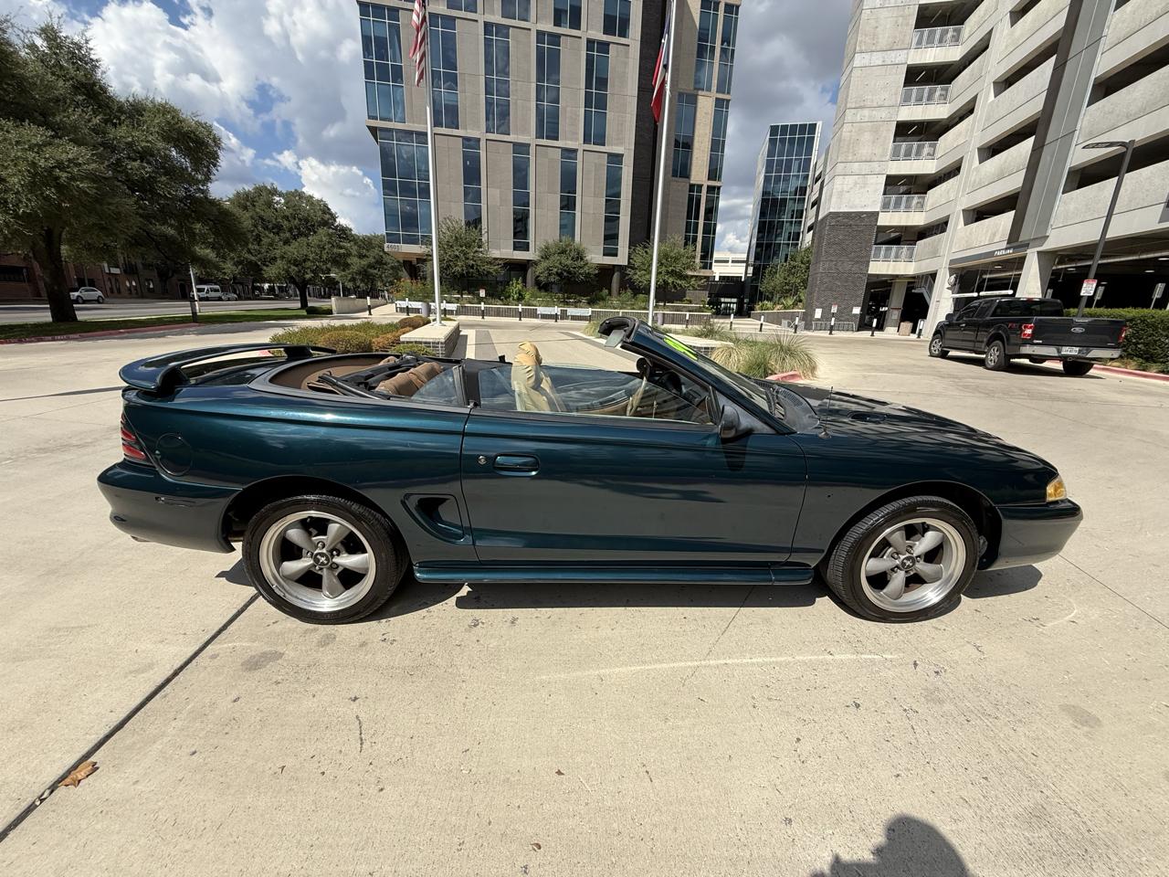 Ford Mustang 2dr Convertible GT 1994