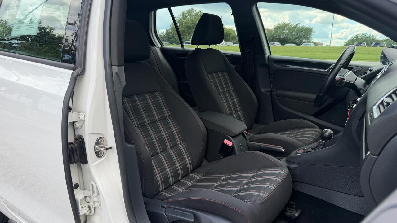 Volkswagen GTI 4dr HB DSG Driver's Edition PZEV 2014