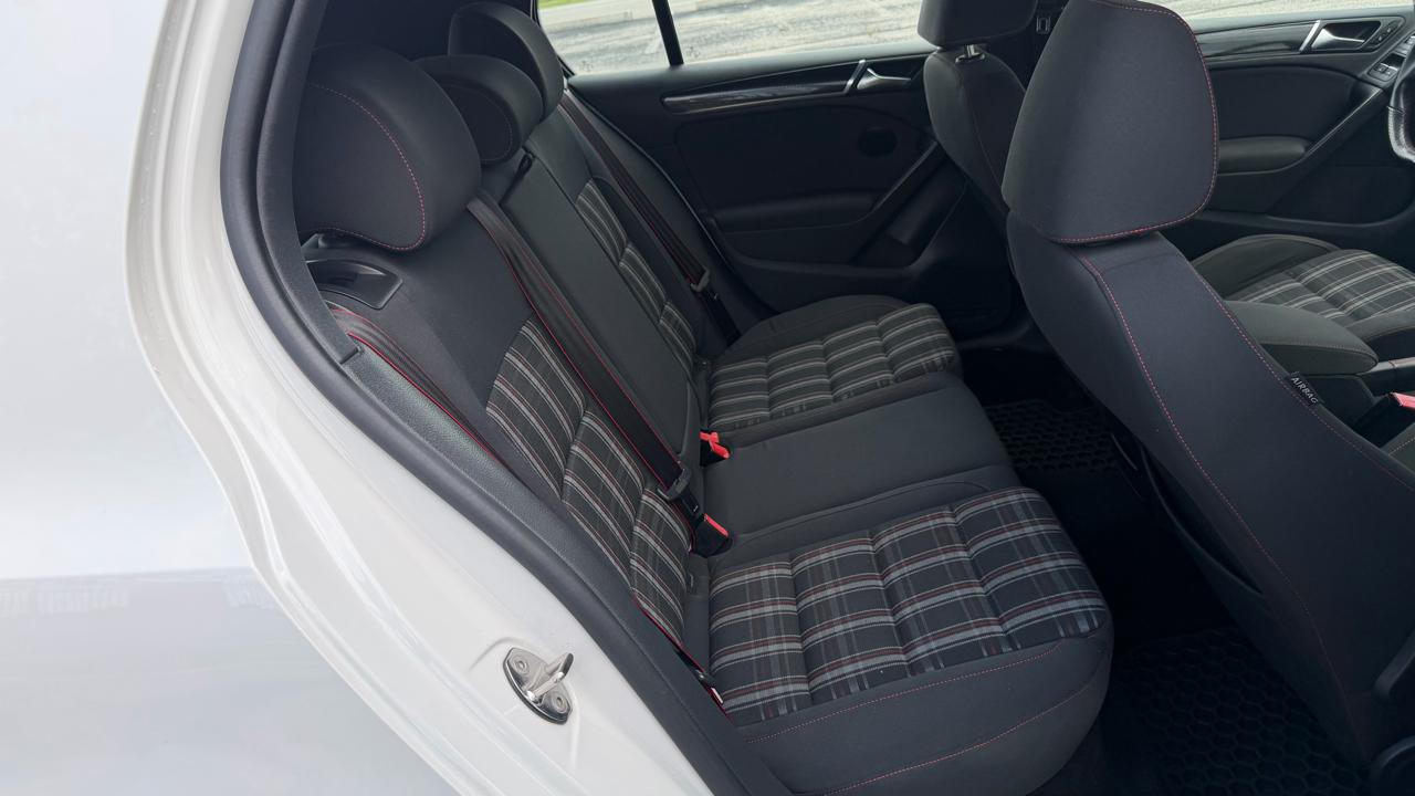 Volkswagen GTI 4dr HB DSG Driver's Edition PZEV 2014