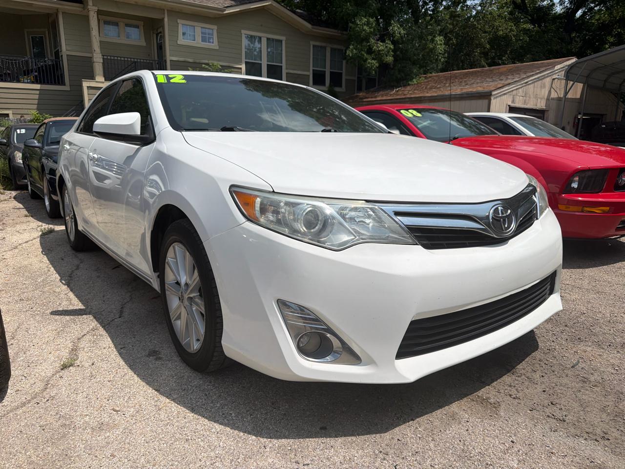 Toyota Camry 4dr Sdn V6 Auto XLE (Natl) 2012