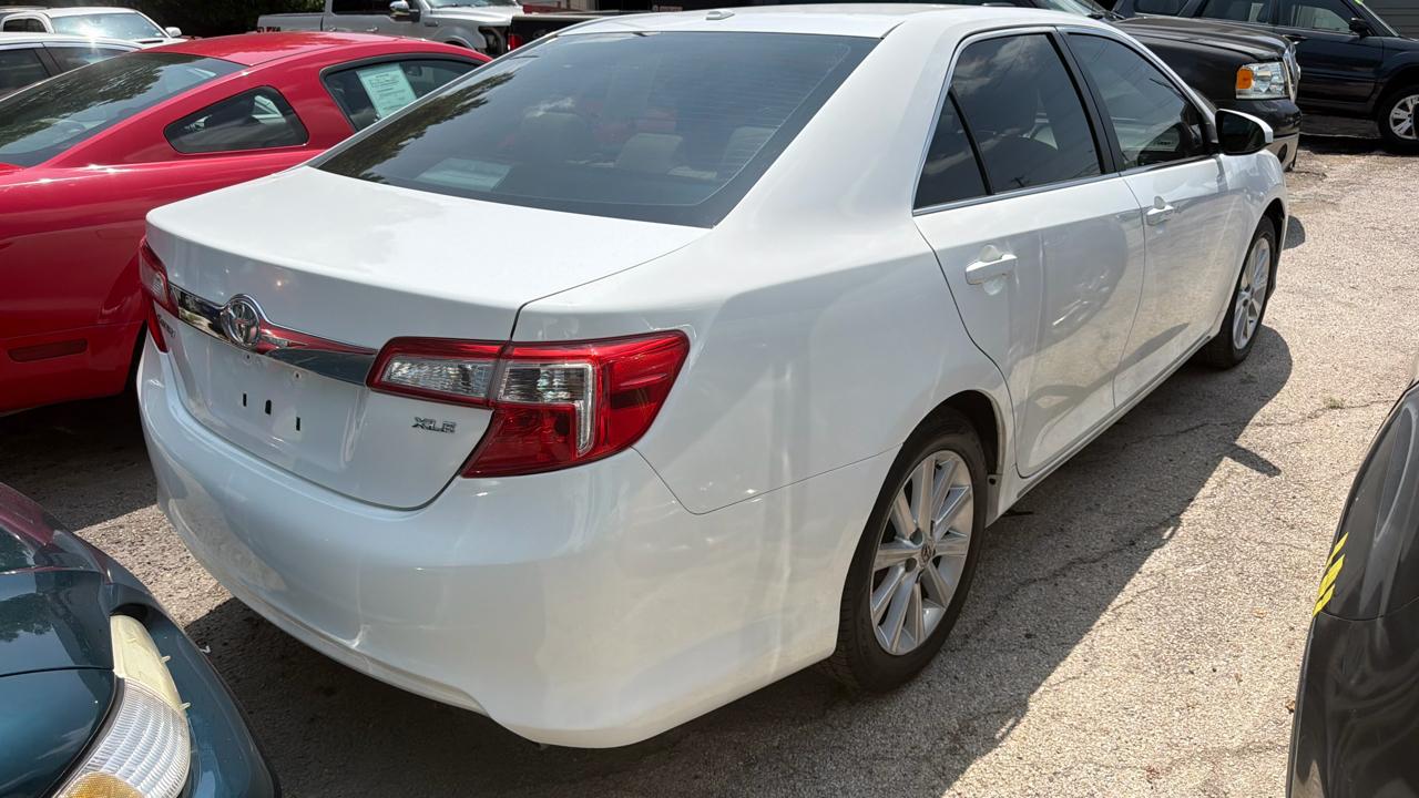 Toyota Camry 4dr Sdn V6 Auto XLE (Natl) 2012