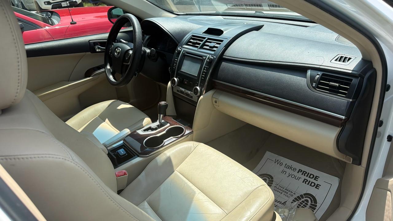 Toyota Camry 4dr Sdn V6 Auto XLE (Natl) 2012
