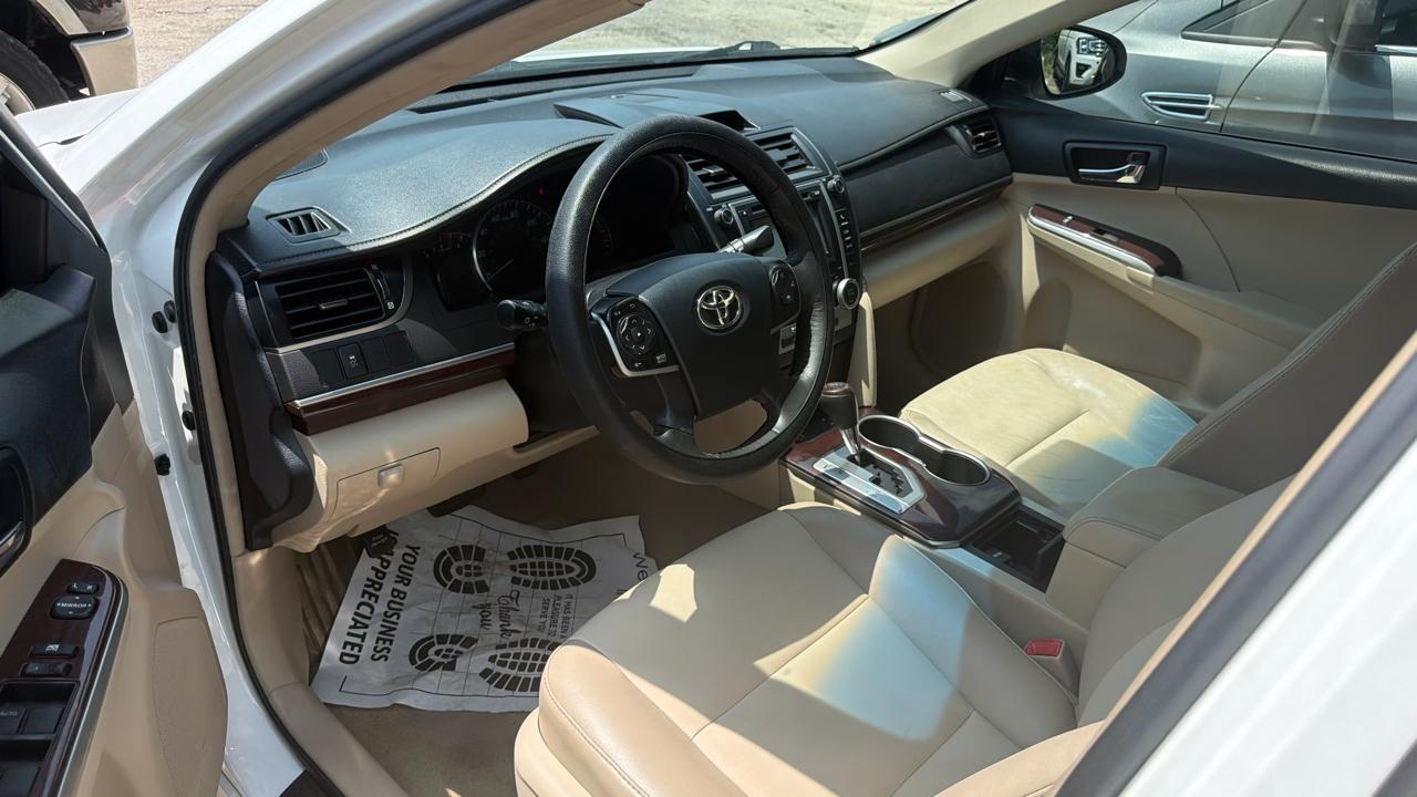 Toyota Camry 4dr Sdn V6 Auto XLE (Natl) 2012