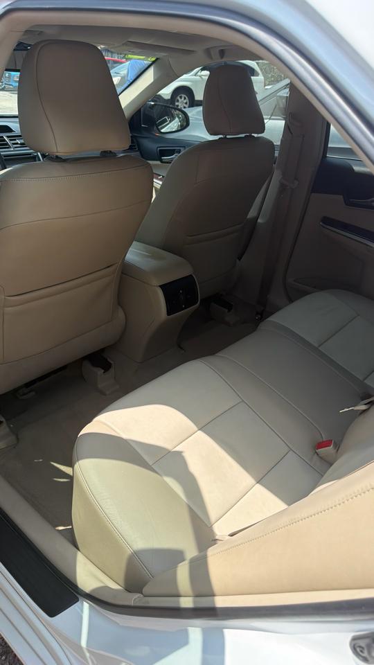 Toyota Camry 4dr Sdn V6 Auto XLE (Natl) 2012