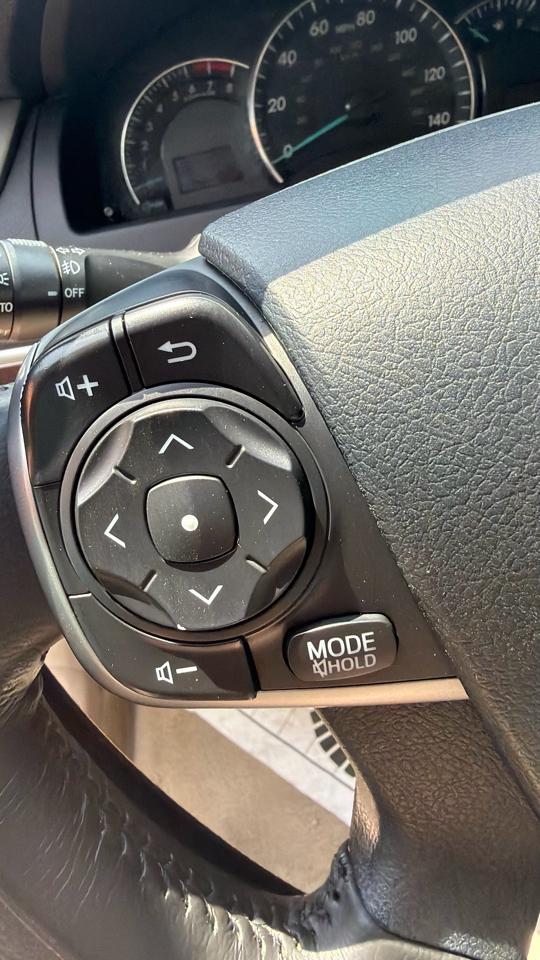 Toyota Camry 4dr Sdn V6 Auto XLE (Natl) 2012