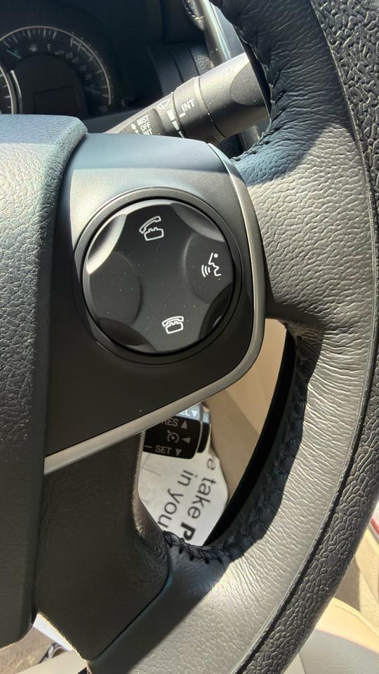 Toyota Camry 4dr Sdn V6 Auto XLE (Natl) 2012
