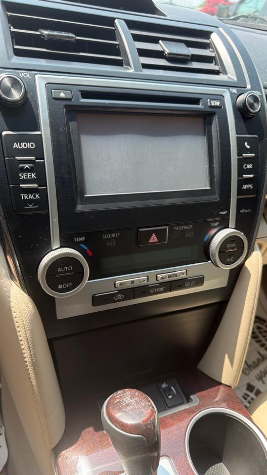 Toyota Camry 4dr Sdn V6 Auto XLE (Natl) 2012