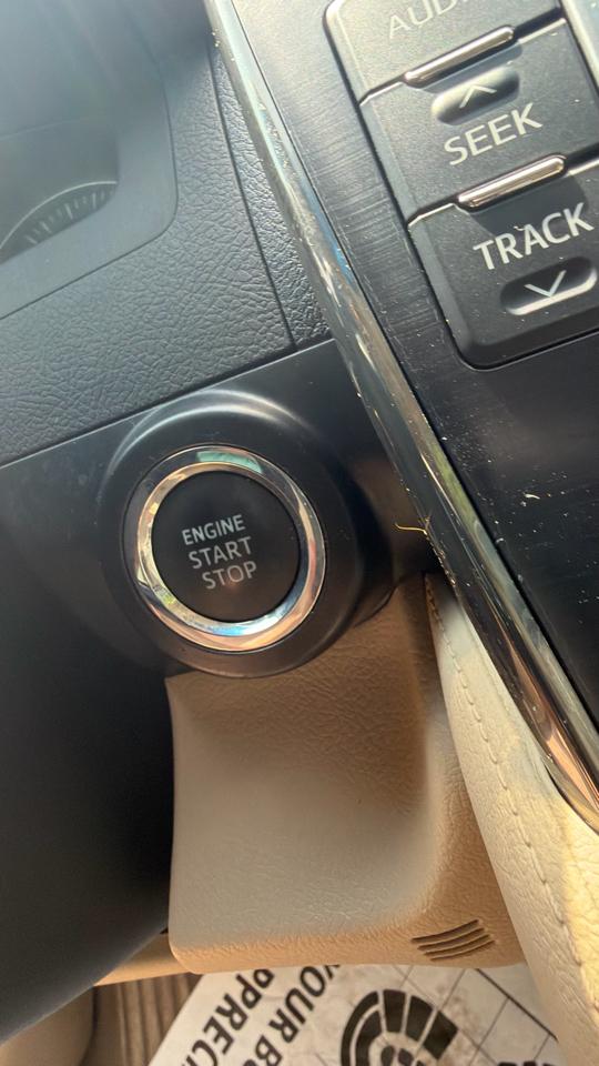Toyota Camry 4dr Sdn V6 Auto XLE (Natl) 2012