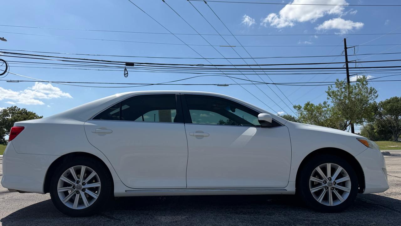 Toyota Camry 4dr Sdn V6 Auto XLE (Natl) 2012