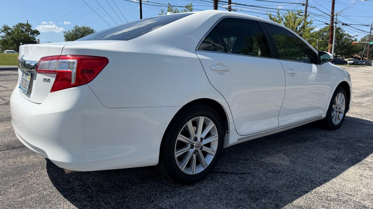 Toyota Camry 4dr Sdn V6 Auto XLE (Natl) 2012