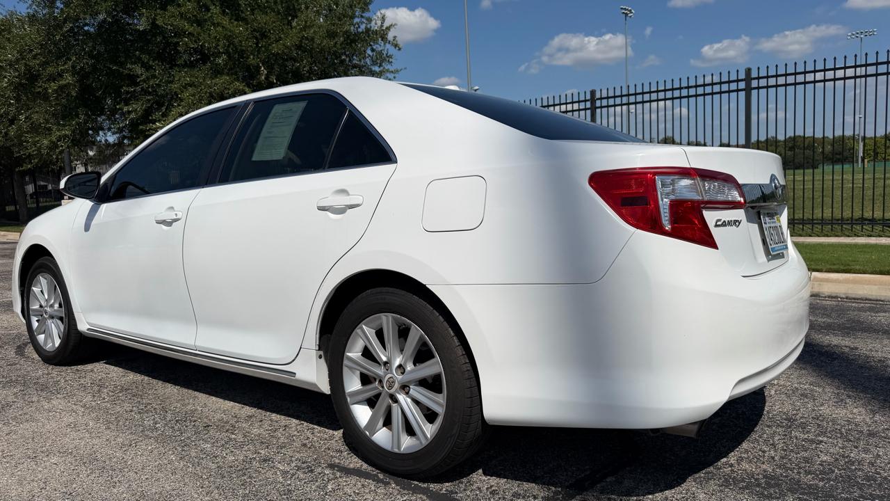 Toyota Camry 4dr Sdn V6 Auto XLE (Natl) 2012