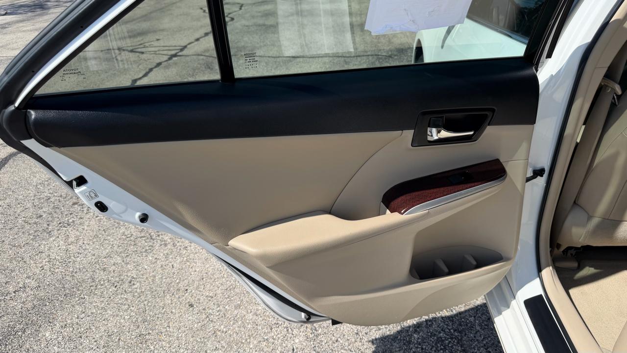 Toyota Camry 4dr Sdn V6 Auto XLE (Natl) 2012