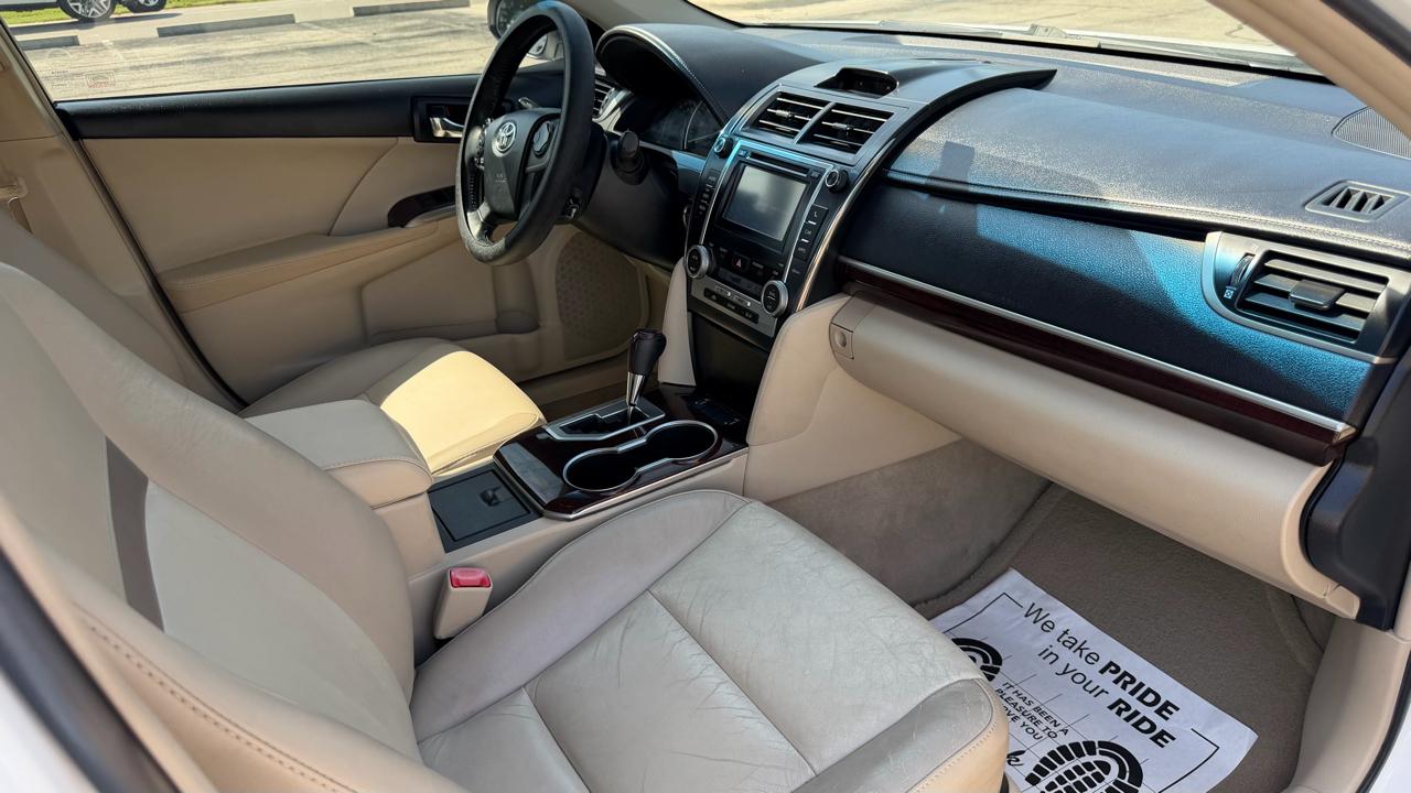 Toyota Camry 4dr Sdn V6 Auto XLE (Natl) 2012
