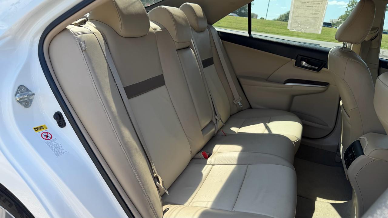 Toyota Camry 4dr Sdn V6 Auto XLE (Natl) 2012