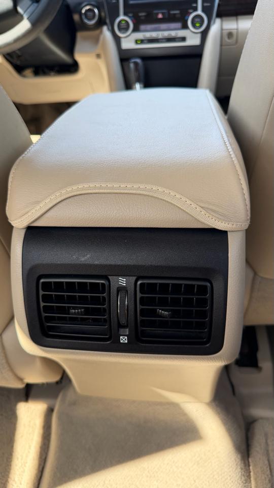 Toyota Camry 4dr Sdn V6 Auto XLE (Natl) 2012