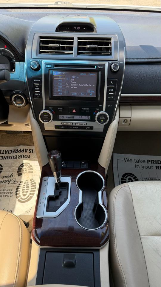 Toyota Camry 4dr Sdn V6 Auto XLE (Natl) 2012