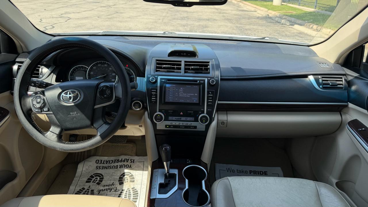 Toyota Camry 4dr Sdn V6 Auto XLE (Natl) 2012
