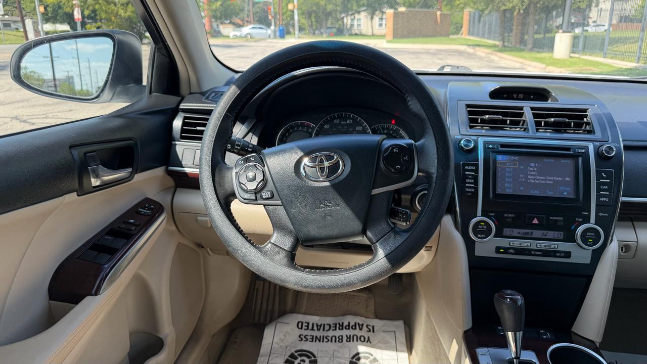 Toyota Camry 4dr Sdn V6 Auto XLE (Natl) 2012