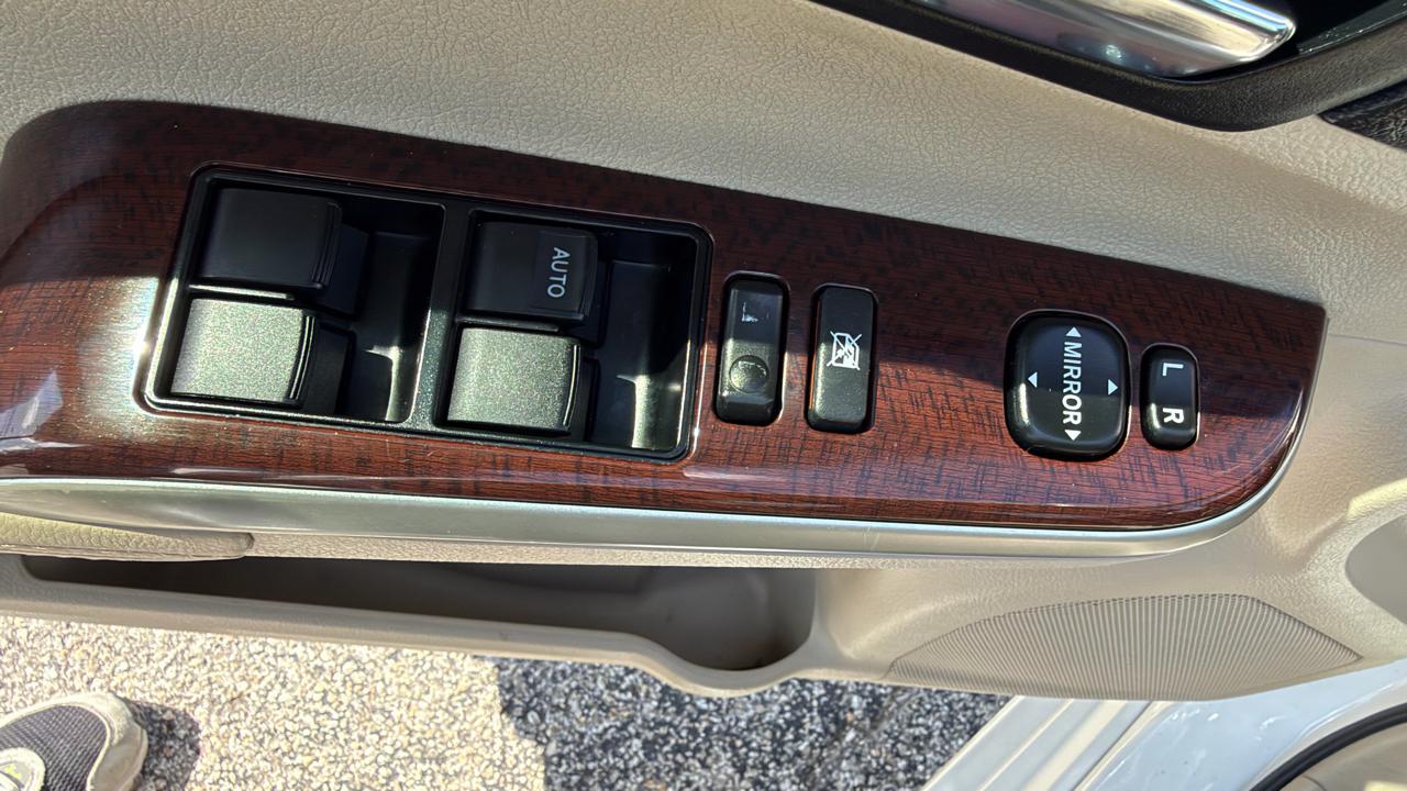 Toyota Camry 4dr Sdn V6 Auto XLE (Natl) 2012
