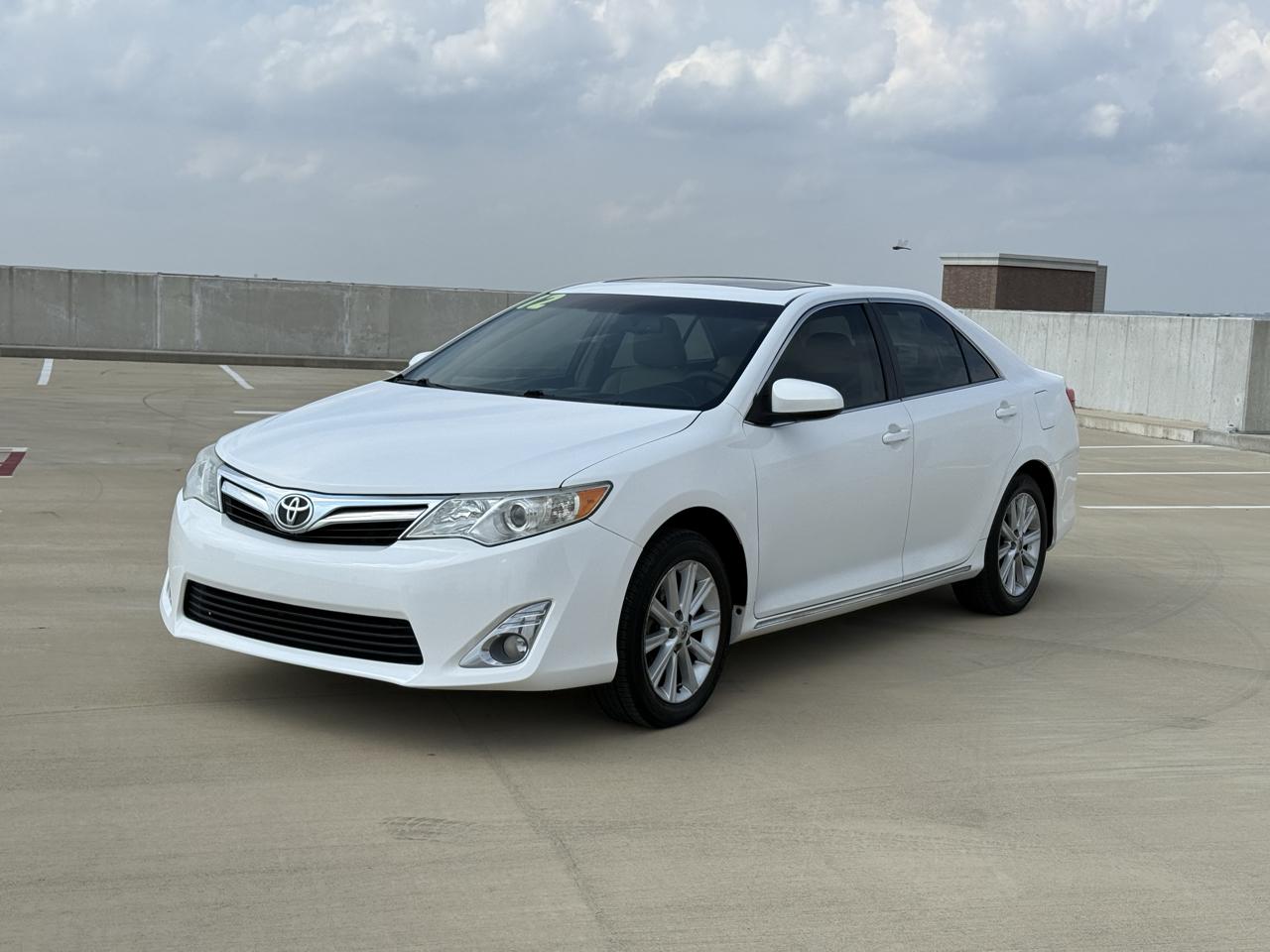Toyota Camry 4dr Sdn V6 Auto XLE (Natl) 2012