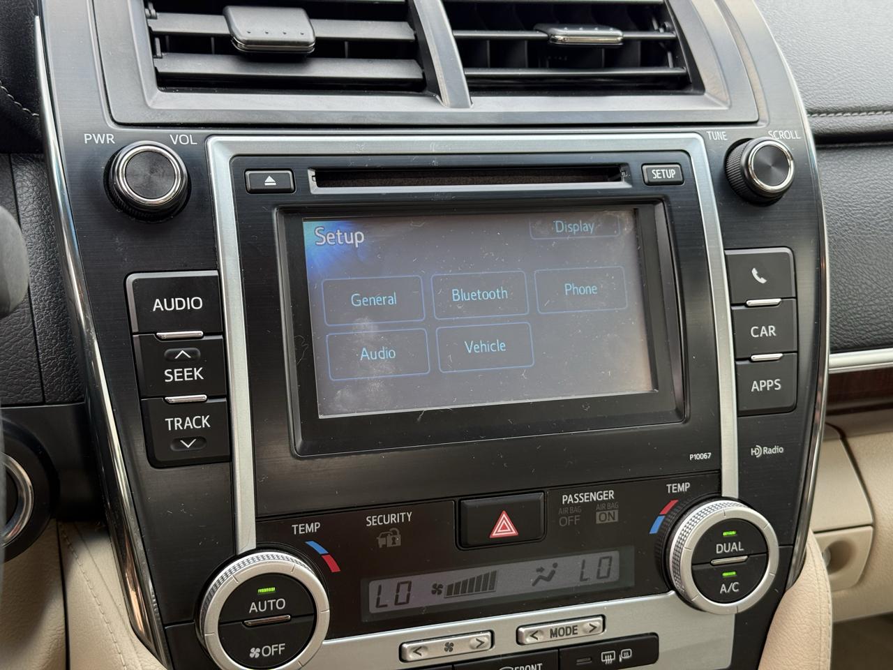 Toyota Camry 4dr Sdn V6 Auto XLE (Natl) 2012