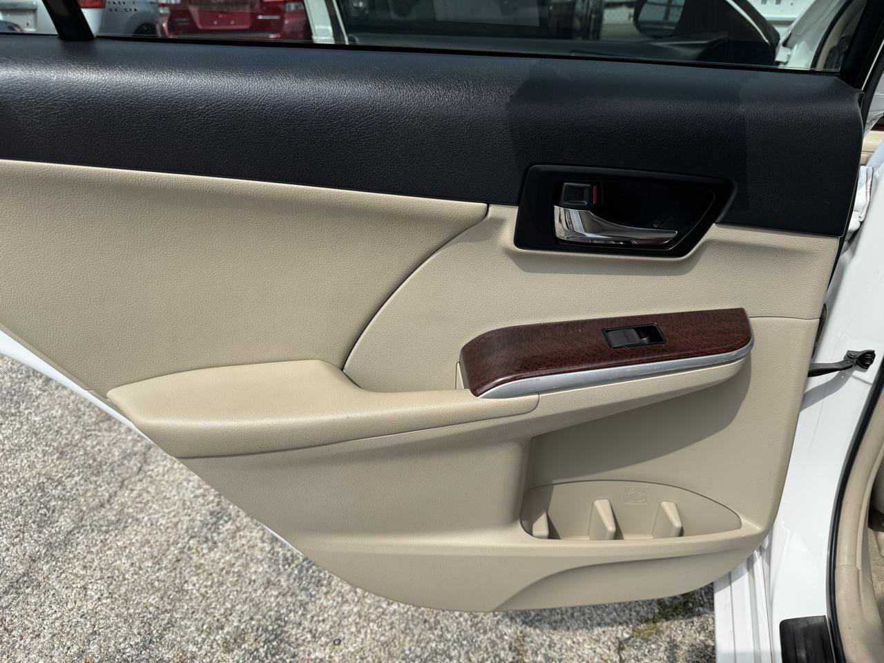 Toyota Camry 4dr Sdn V6 Auto XLE (Natl) 2012