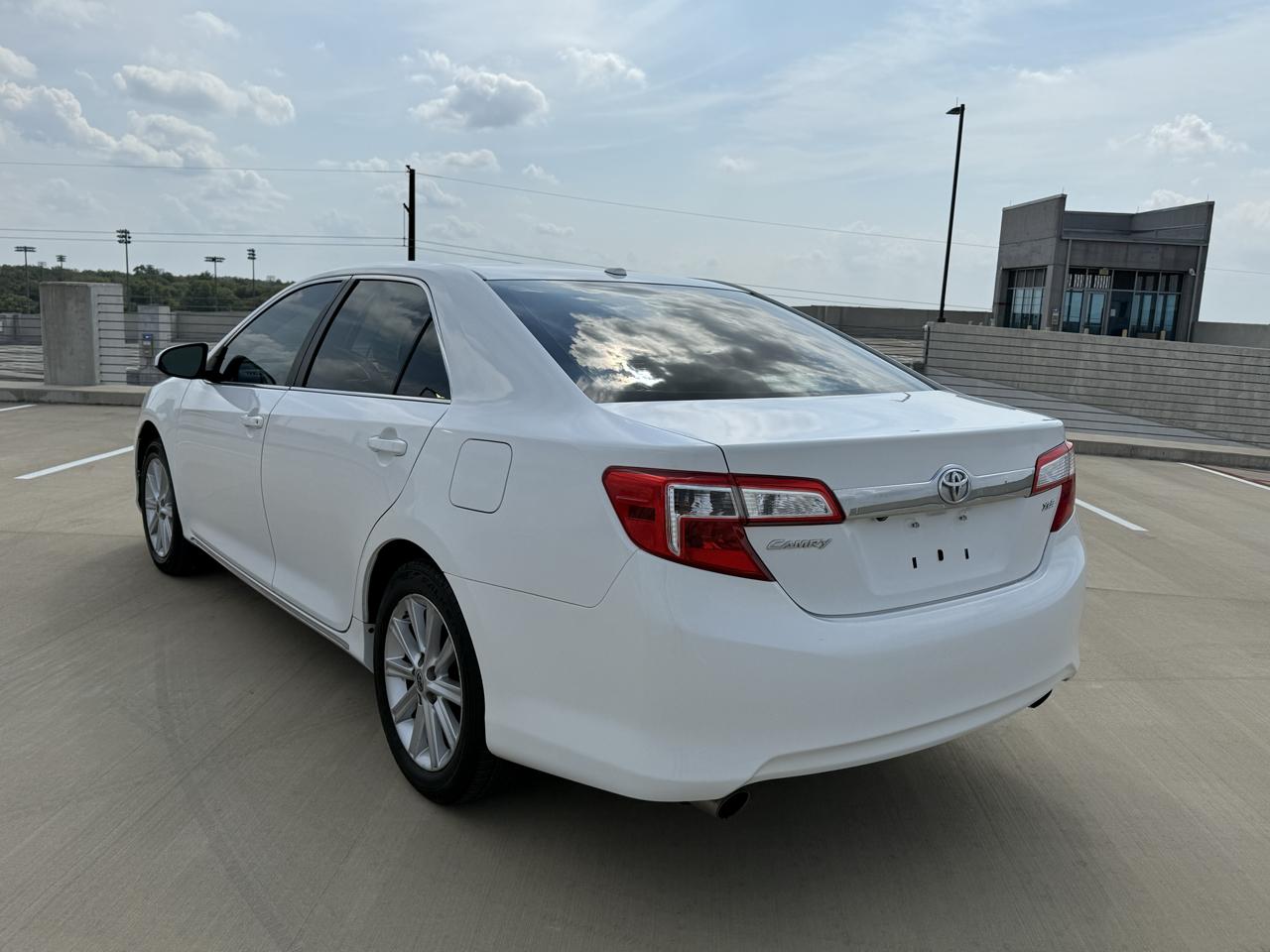 Toyota Camry 4dr Sdn V6 Auto XLE (Natl) 2012