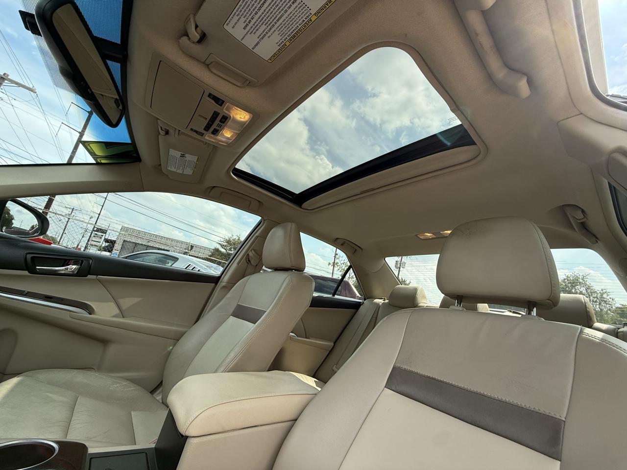 Toyota Camry 4dr Sdn V6 Auto XLE (Natl) 2012