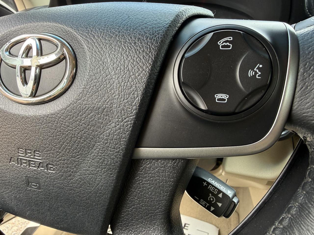 Toyota Camry 4dr Sdn V6 Auto XLE (Natl) 2012