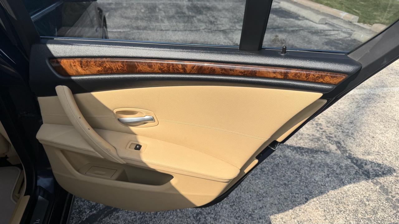 BMW 5 Series 4dr Sdn 528i RWD 2008