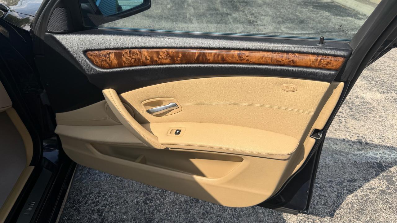 BMW 5 Series 4dr Sdn 528i RWD 2008