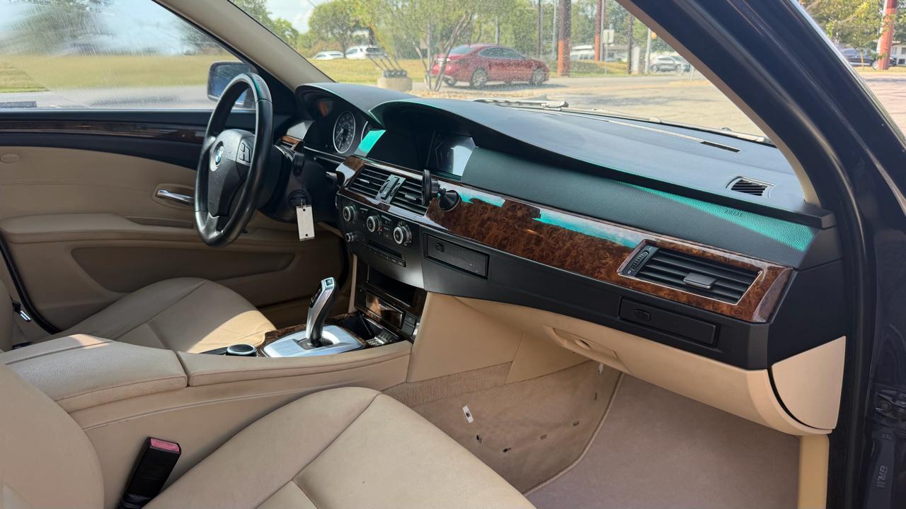BMW 5 Series 4dr Sdn 528i RWD 2008