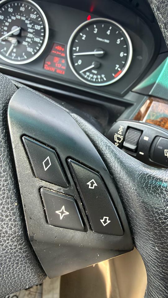 BMW 5 Series 4dr Sdn 528i RWD 2008