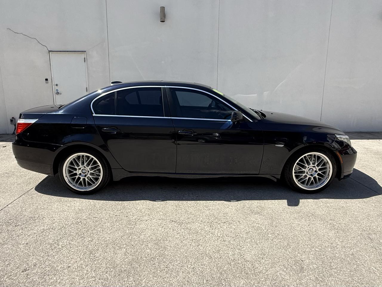 BMW 5 Series 4dr Sdn 528i RWD 2008
