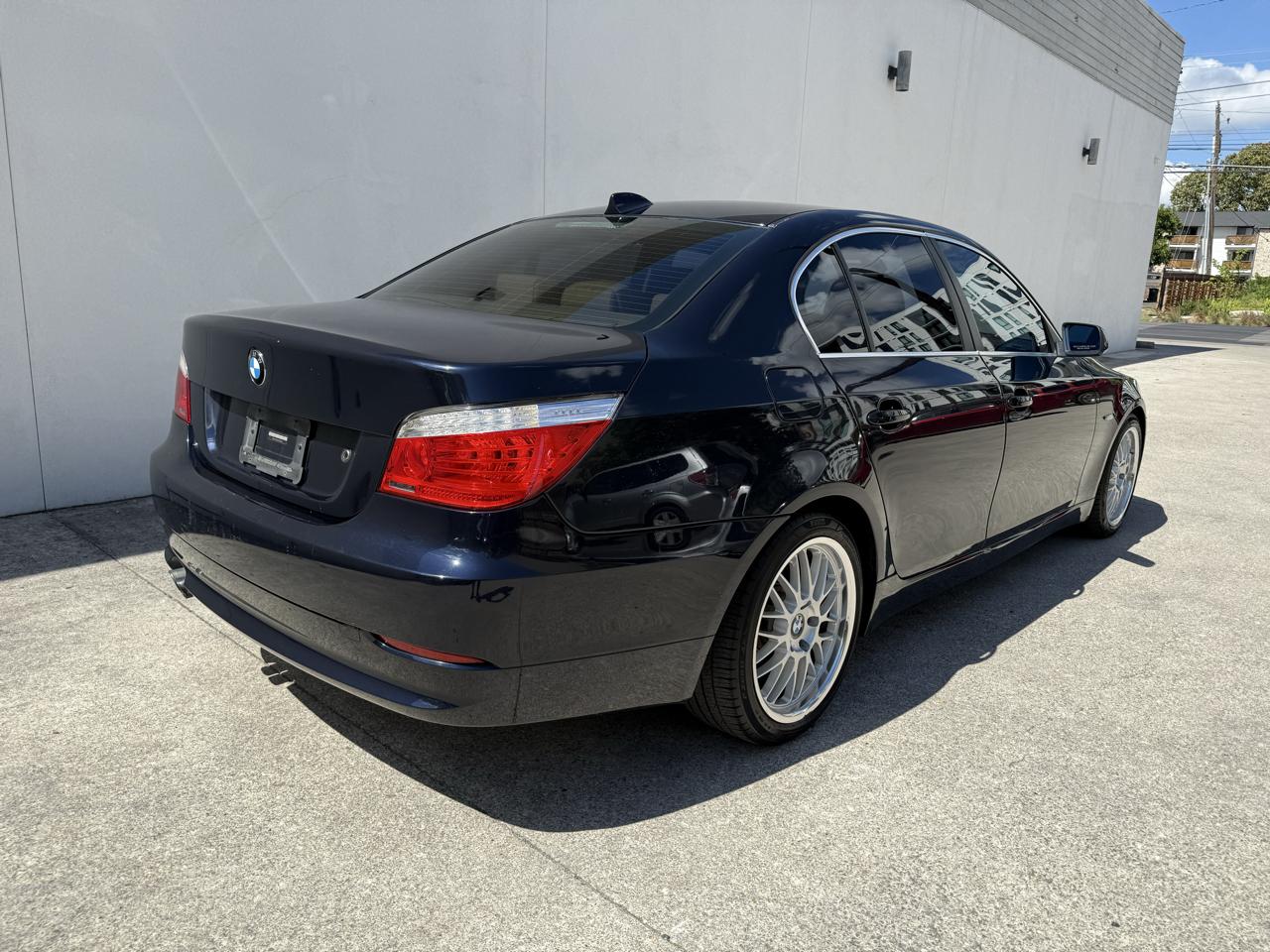 BMW 5 Series 4dr Sdn 528i RWD 2008