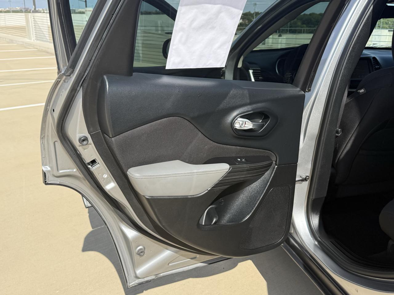 Jeep Cherokee FWD 4dr Latitude 2014