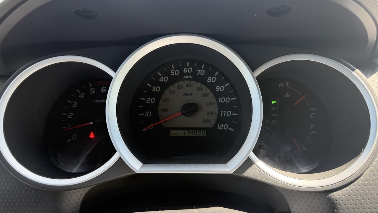 Toyota Tacoma 2WD Double V6 AT PreRunner (Natl) 2010