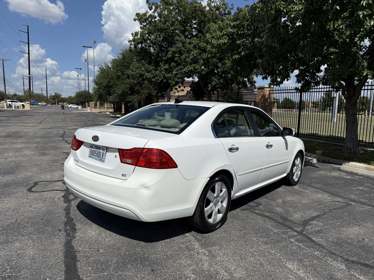 Kia Optima 4dr Sdn I4 Auto EX 2010