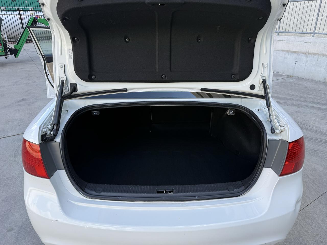 Kia Optima 4dr Sdn I4 Auto EX 2010