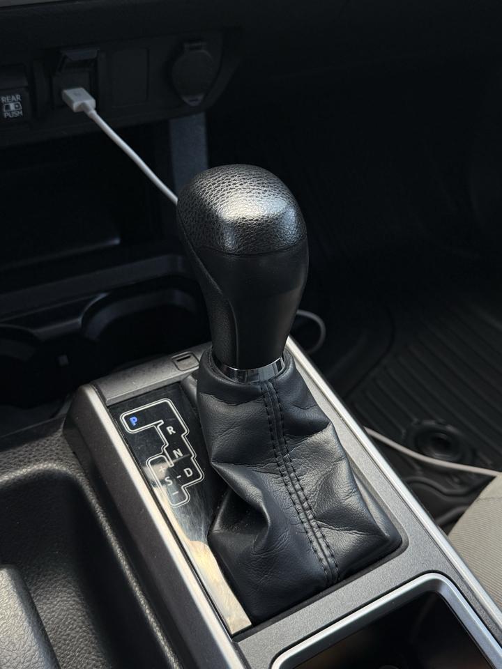 Toyota Tacoma 2WD TRD Sport Double Cab 6' Bed V6 AT (Natl) 2022