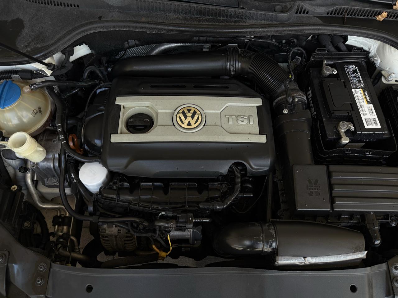 Volkswagen GTI 4dr HB DSG w/Sunroof & Navi PZEV 2012