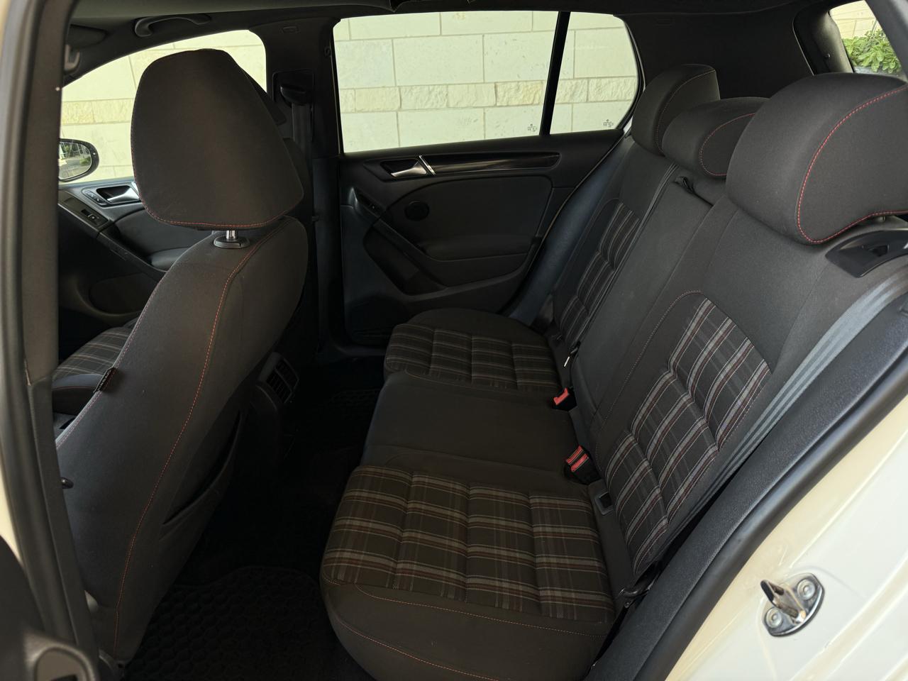 Volkswagen GTI 4dr HB DSG w/Sunroof & Navi PZEV 2012