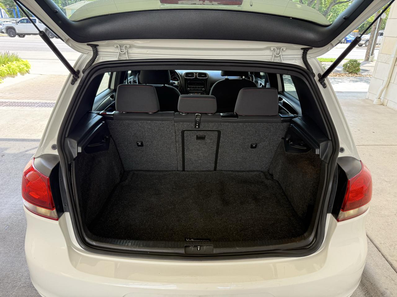 Volkswagen GTI 4dr HB DSG w/Sunroof & Navi PZEV 2012