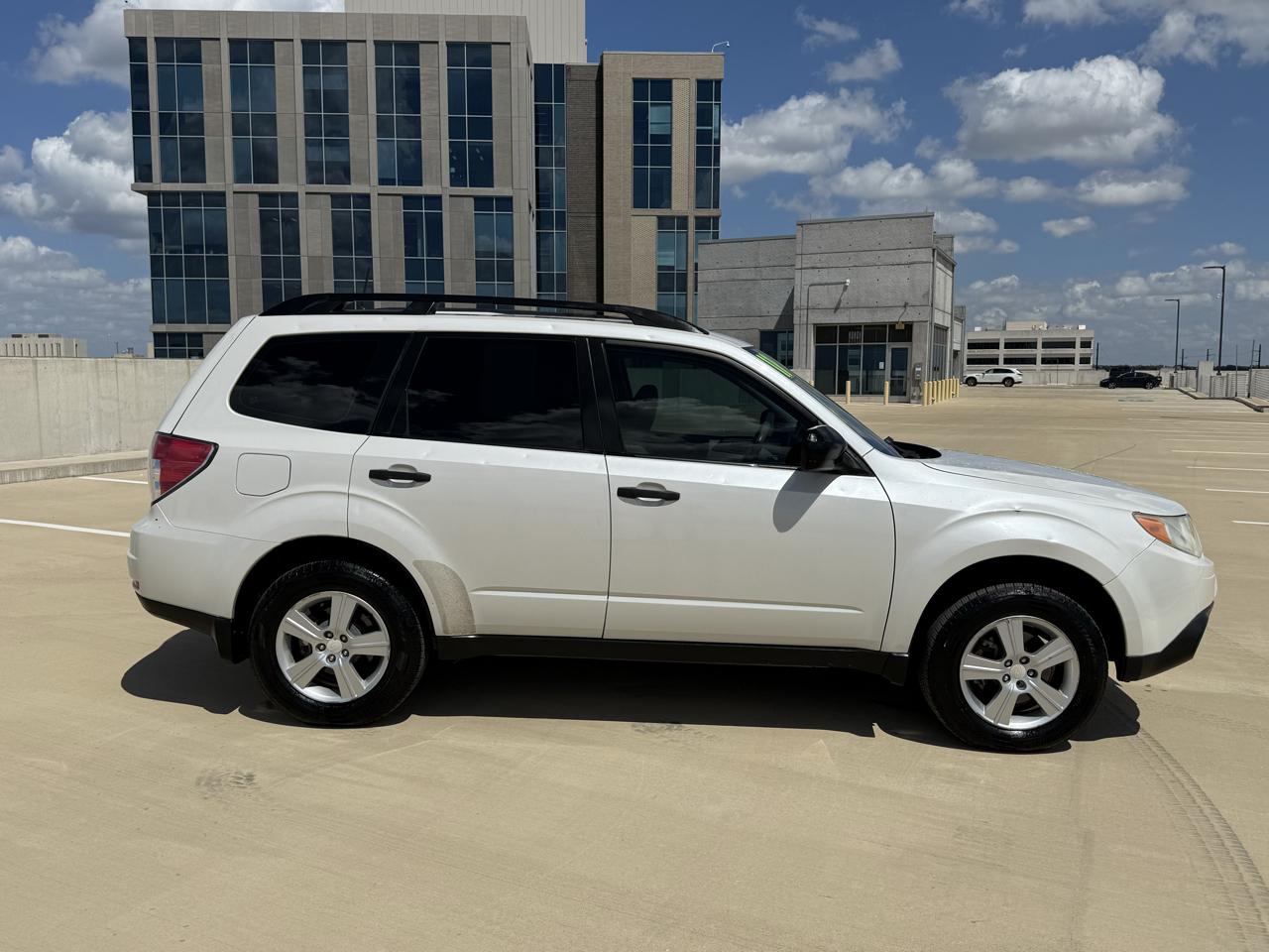 Subaru Forester 4dr Auto 2.5X w/Alloy Wheel Value Pkg 2011