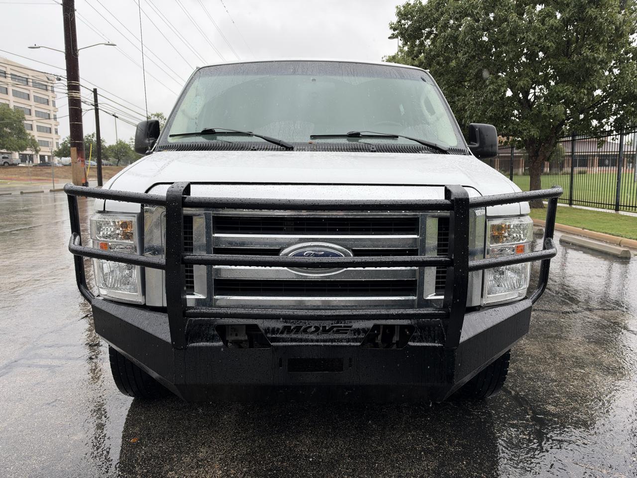 Ford Econoline Wagon E-350 Super Duty Ext XLT 2011