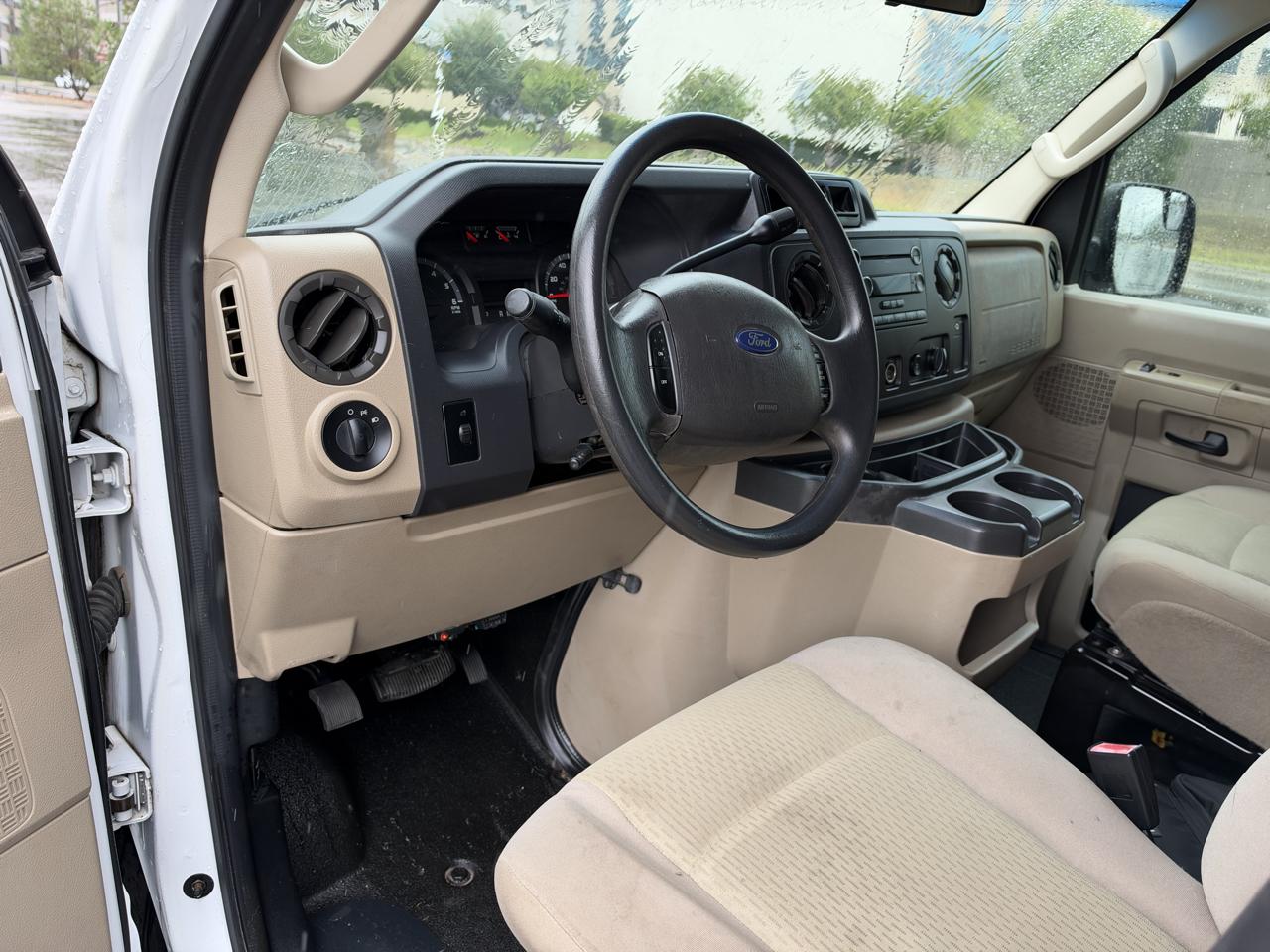 Ford Econoline Wagon E-350 Super Duty Ext XLT 2011